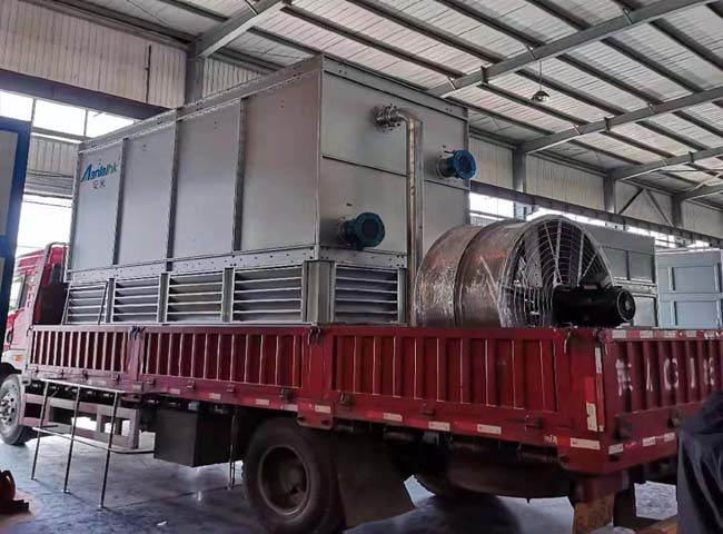 封闭式冷却塔里的温度传感器是怎样的